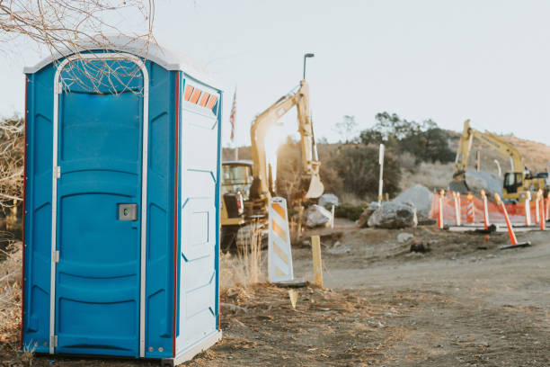 Best Porta potty delivery and setup  in Farmingdale, NY